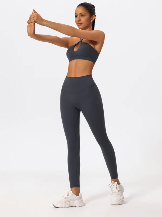Crossover Chic 2-Piece Women's Active Set – Bandeau Sports Bra & High-Waist Yoga Shorts